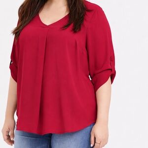 Torrid Size 4 Raspberry Georgette Single Pleat Blouse